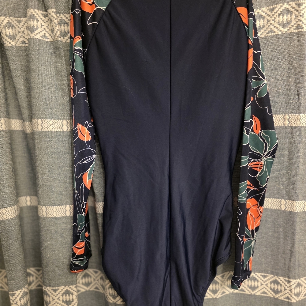 All in Motion swimsuit rash guard one piece SIze SMALL - Picture 4 of 4
